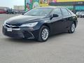 Toyota Camry 2017 года за 11 000 000 тг. в Уральск – фото 2