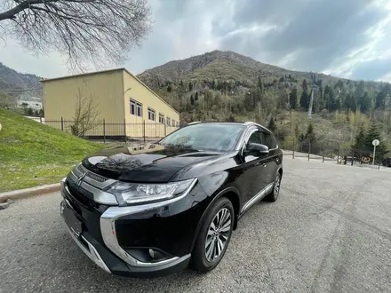 Mitsubishi Outlander 2020 года за 9 500 000 тг. в Алматы – фото 3
