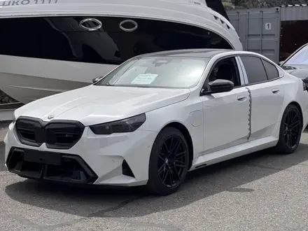 BMW M5 2026 года за 107 237 000 тг. в Усть-Каменогорск