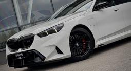 BMW M5 2026 года за 87 900 000 тг. в Усть-Каменогорск – фото 5