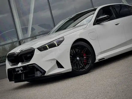 BMW M5 2026 года за 87 900 000 тг. в Усть-Каменогорск – фото 5