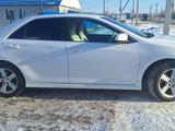 Toyota Camry 2012 года за 8 500 000 тг. в Уральск – фото 2