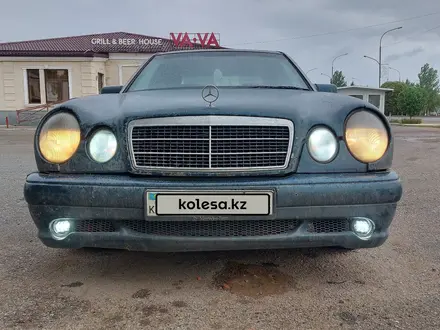 Mercedes-Benz E 230 1995 года за 1 700 000 тг. в Кокшетау – фото 4