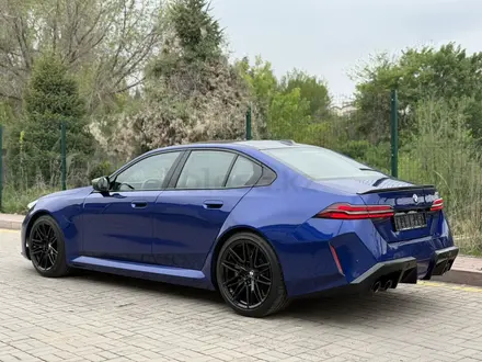 BMW M5 2024 года за 87 000 000 тг. в Алматы – фото 18