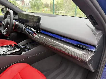 BMW M5 2024 года за 87 000 000 тг. в Алматы – фото 52