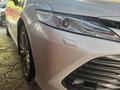 Toyota Camry 2019 года за 13 586 668 тг. в Алматы – фото 12