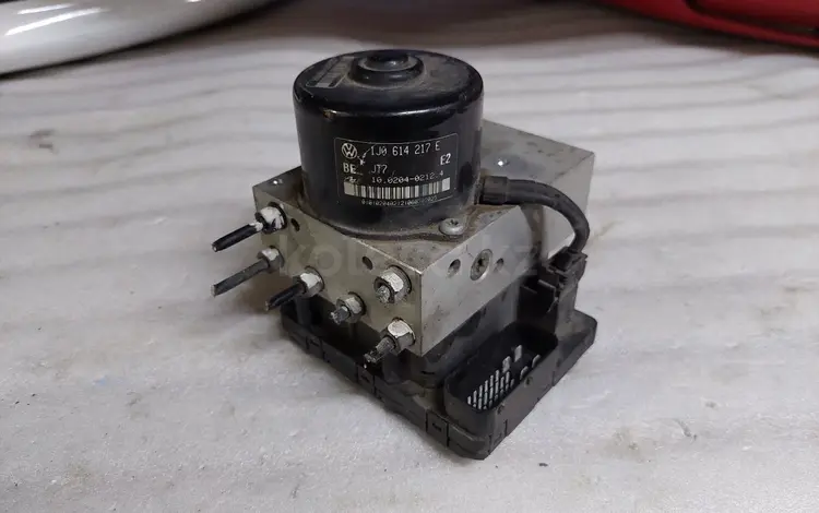 Блок Abs Vw Golf 4 за 20 000 тг. в Алматы