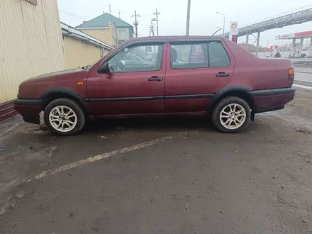 Volkswagen Vento 1993 года за 1 250 000 тг. в Петропавловск – фото 2