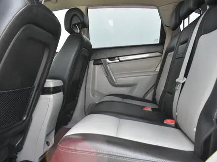 Chevrolet Captiva 2013 года за 4 700 000 тг. в Атырау – фото 16