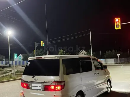 Toyota Alphard 2004 года за 4 500 000 тг. в Атырау