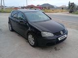 Volkswagen Golf 2005 годаүшін2 800 000 тг. в Тараз