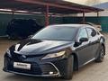 Toyota Camry 2021 годаfor17 000 000 тг. в Актобе – фото 3