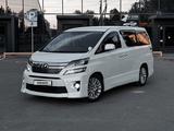 Toyota Vellfire 2014 годаfor7 000 000 тг. в Уральск