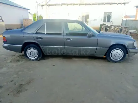 Mercedes-Benz E 230 1990 года за 1 250 000 тг. в Кызылорда – фото 3