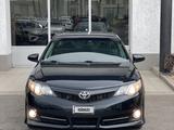 Toyota Camry 2014 года за 10 100 000 тг. в Шымкент – фото 2