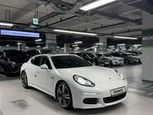 Porsche Panamera, 2016
