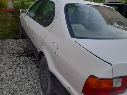 Toyota Camry 1998 года за 1 000 000 тг. в Усть-Каменогорск – фото 2