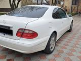 Mercedes-Benz CLK 320 1999 годаfor6 000 000 тг. в Алматы – фото 4