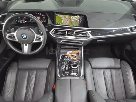 BMW X7 XDrive 40i 2022 года за 35 000 000 тг. в Алматы – фото 17
