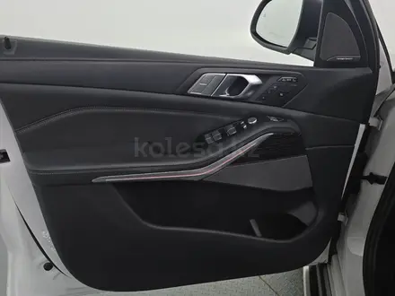 BMW X7 XDrive 40i 2022 года за 35 000 000 тг. в Алматы – фото 23
