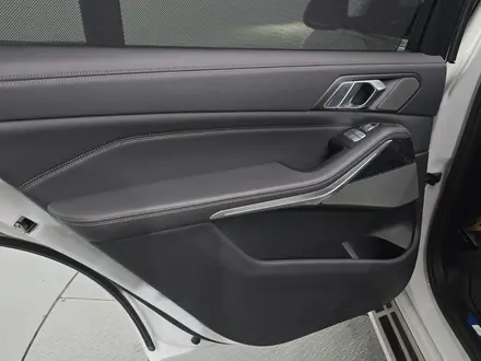 BMW X7 XDrive 40i 2022 года за 35 000 000 тг. в Алматы – фото 24