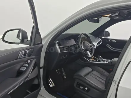 BMW X7 XDrive 40i 2022 года за 35 000 000 тг. в Алматы – фото 12