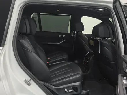 BMW X7 XDrive 40i 2022 года за 35 000 000 тг. в Алматы – фото 26