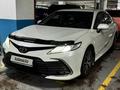 Toyota Camry 2021 года за 16 500 000 тг. в Астана