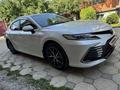 Toyota Camry 2021 года за 14 300 000 тг. в Алматы – фото 10