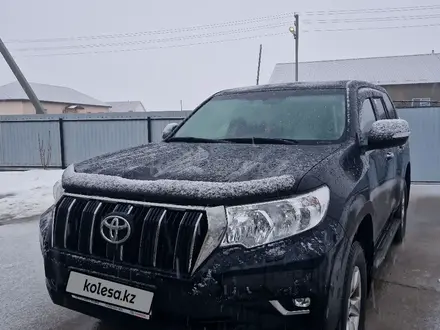 Toyota Land Cruiser Prado 2022 года за 26 500 000 тг. в Атырау – фото 2