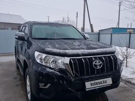 Toyota Land Cruiser Prado 2022 года за 26 500 000 тг. в Атырау