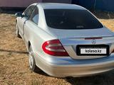 Mercedes-Benz CLK 320 2003 годаfor2 500 000 тг. в Атырау – фото 3