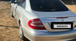 Mercedes-Benz CLK 320 2003 годаfor2 500 000 тг. в Атырау – фото 3