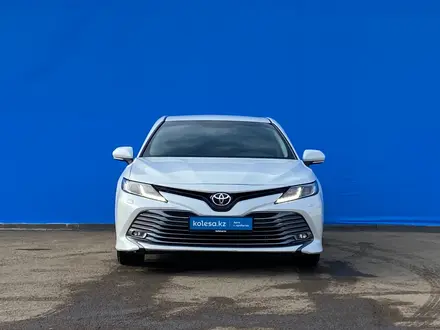 Toyota Camry 2019 года за 12 620 000 тг. в Алматы – фото 2