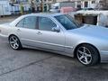 Mercedes-Benz E 240 2000 года за 5 800 000 тг. в Алматы – фото 5