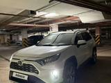 Toyota RAV4 2019 годаfor13 900 000 тг. в Астана – фото 3