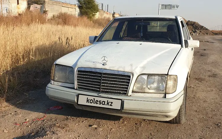 Mercedes-Benz E 200 1992 годаfor900 000 тг. в Караганда