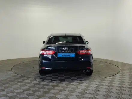 Toyota Camry 2020 года за 8 800 000 тг. в Алматы – фото 6