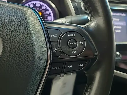 Toyota Camry 2020 года за 8 800 000 тг. в Алматы – фото 15