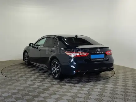 Toyota Camry 2020 года за 8 800 000 тг. в Алматы – фото 7