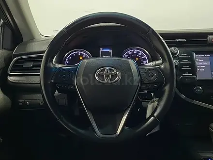 Toyota Camry 2020 года за 8 800 000 тг. в Алматы – фото 11