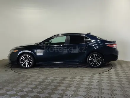 Toyota Camry 2020 года за 8 800 000 тг. в Алматы – фото 8