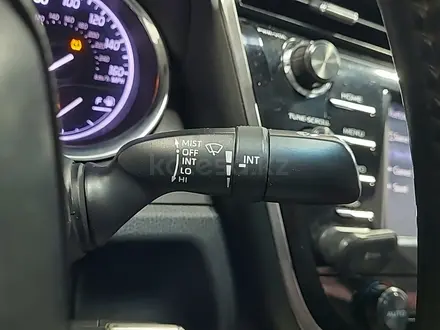 Toyota Camry 2020 года за 8 800 000 тг. в Алматы – фото 18