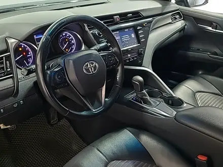 Toyota Camry 2020 года за 8 800 000 тг. в Алматы – фото 10
