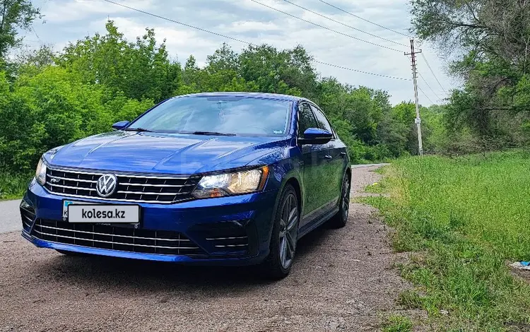 Volkswagen Passat 2016 года за 7 900 000 тг. в Алматы