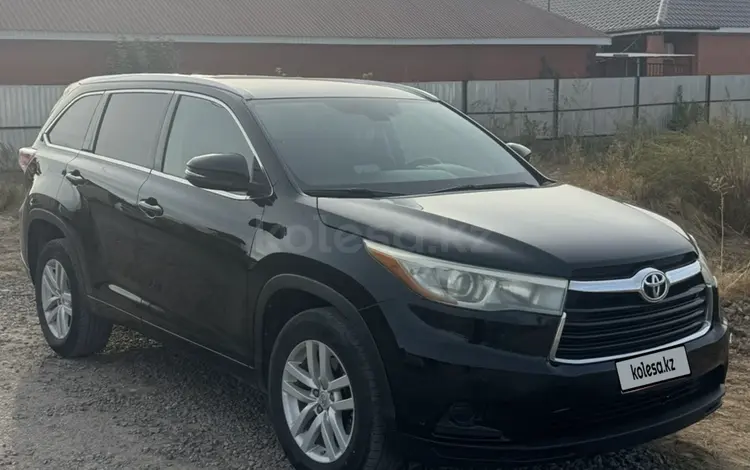 Toyota Highlander 2015 годаүшін9 100 000 тг. в Актобе