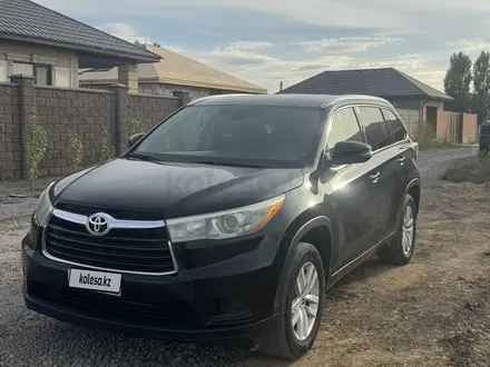 Toyota Highlander 2015 года за 9 100 000 тг. в Актобе – фото 4