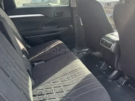 Toyota Highlander 2015 года за 9 100 000 тг. в Актобе – фото 6