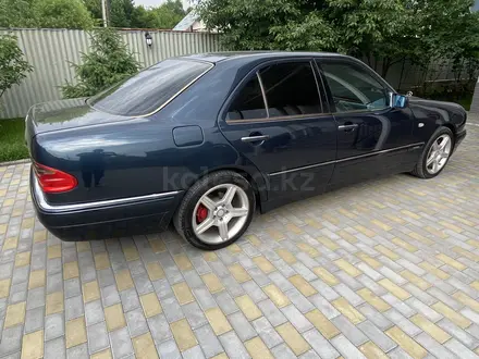 Mercedes-Benz E 320 1998 года за 3 000 000 тг. в Алматы – фото 2