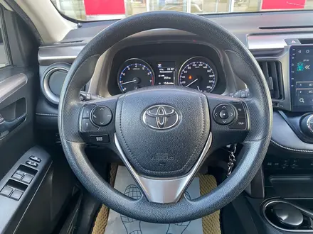 Toyota RAV4 2016 года за 11 200 000 тг. в Астана – фото 13